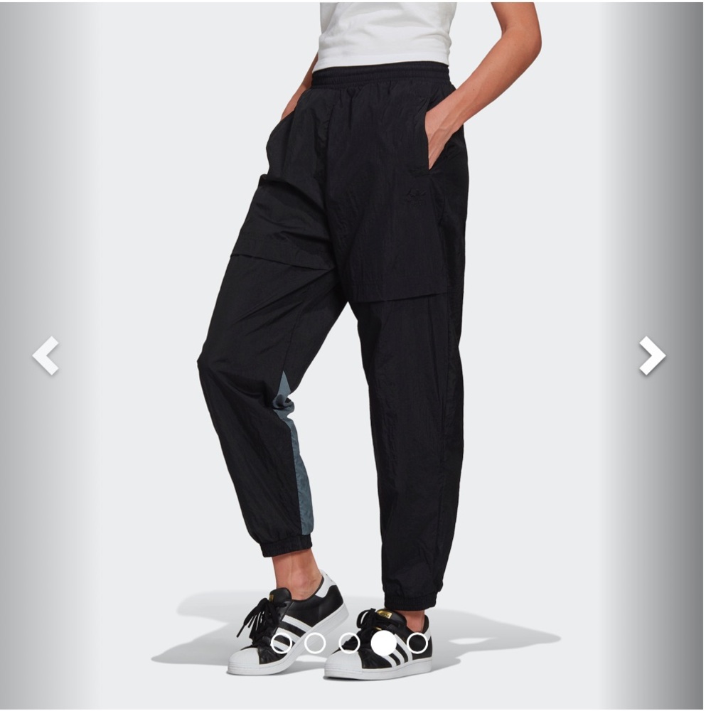 ADIDAS ORIGINALS Adicolor Sliced Trefoil Japona Track Pants (Color: Black)